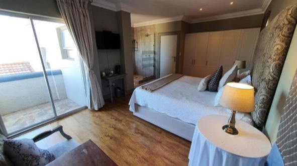 8 Bedroom Property for Sale in Myburgh Park Western Cape